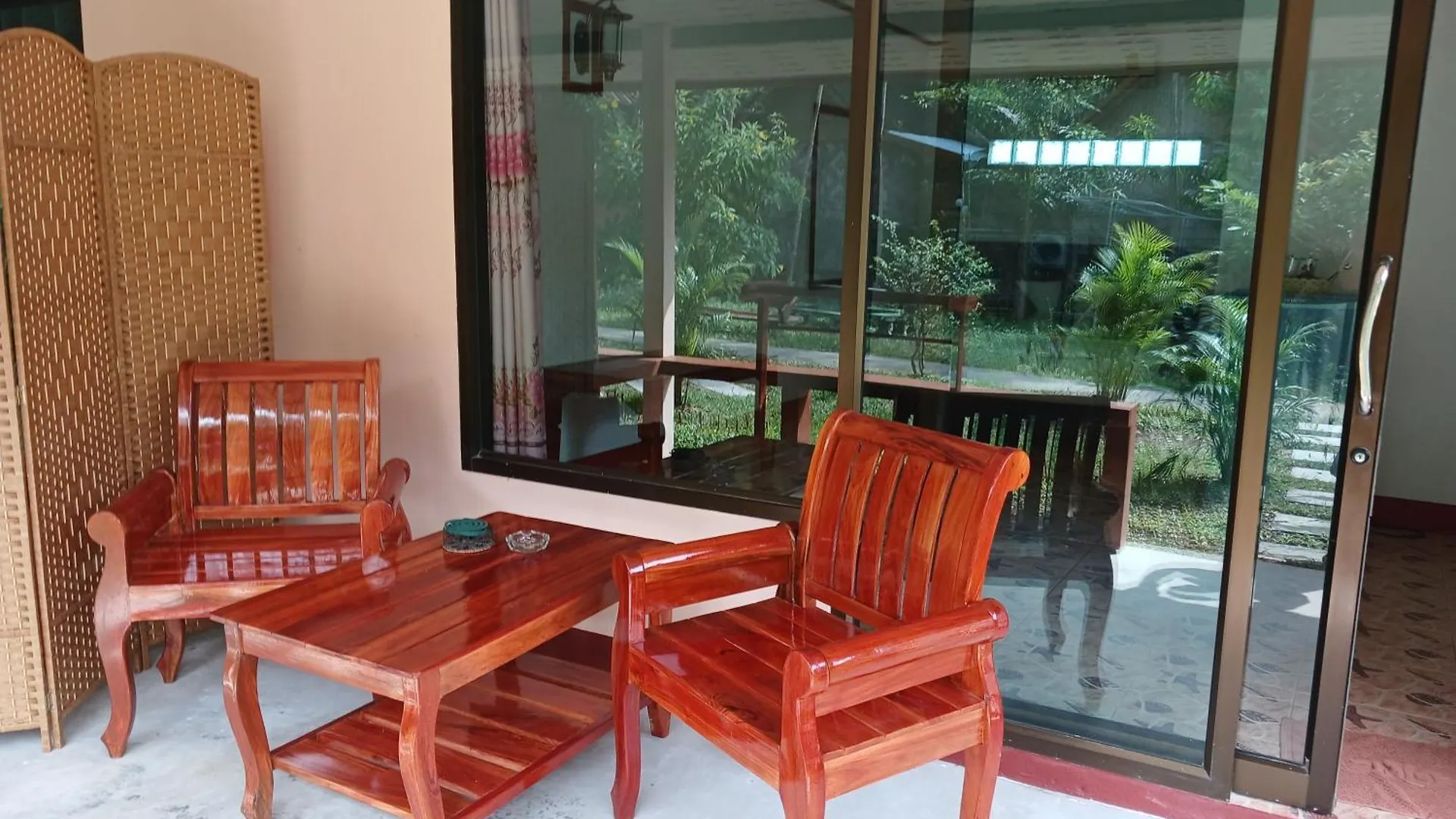 Baan Long Beach Ko Lanta Hytte