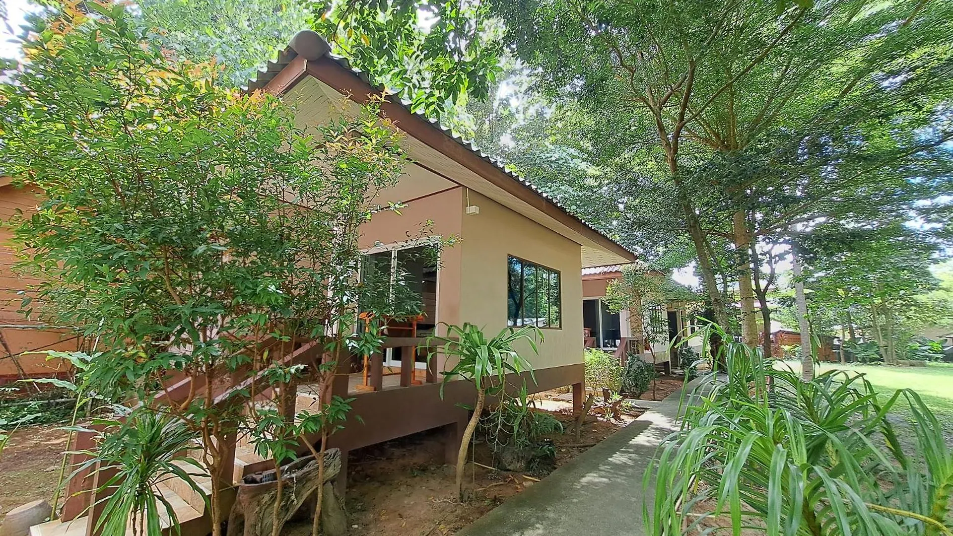 Baan Long Beach Ko Lanta