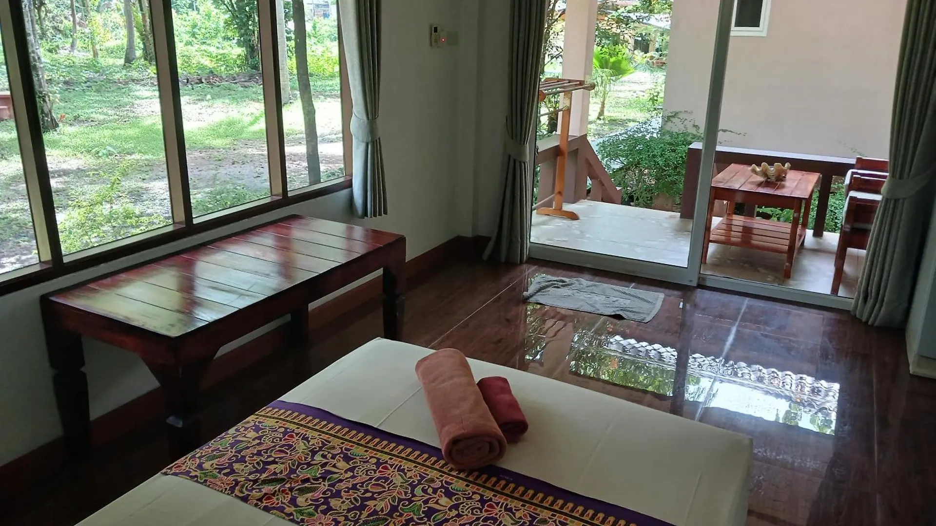 Baan Long Beach Ko Lanta