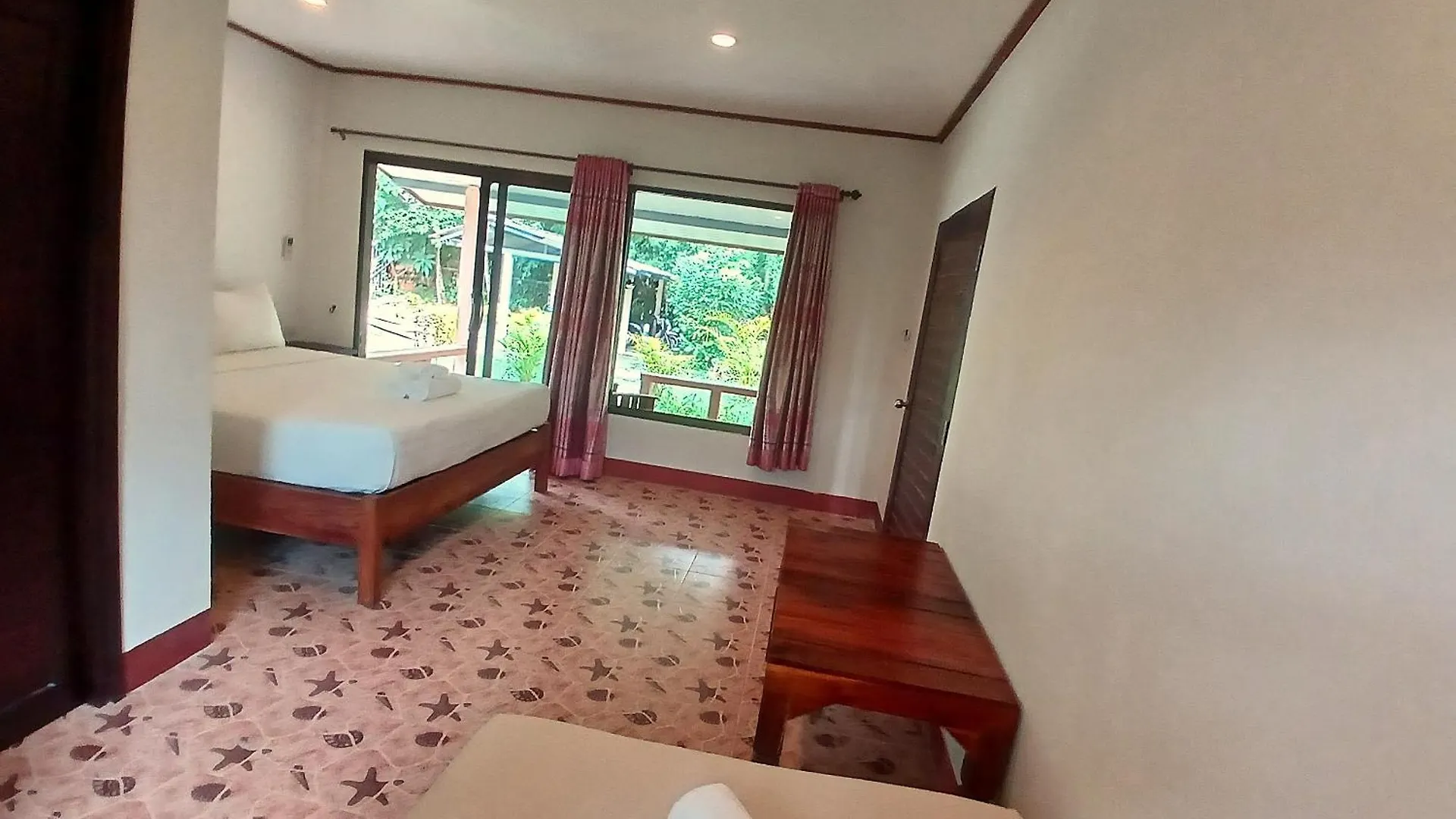 Baan Long Beach Ko Lanta Thailand